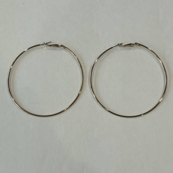 KOHL’S Gold Plated Large Thin Dangle Round Circle Hoop Earrings - Picture 4 of 6